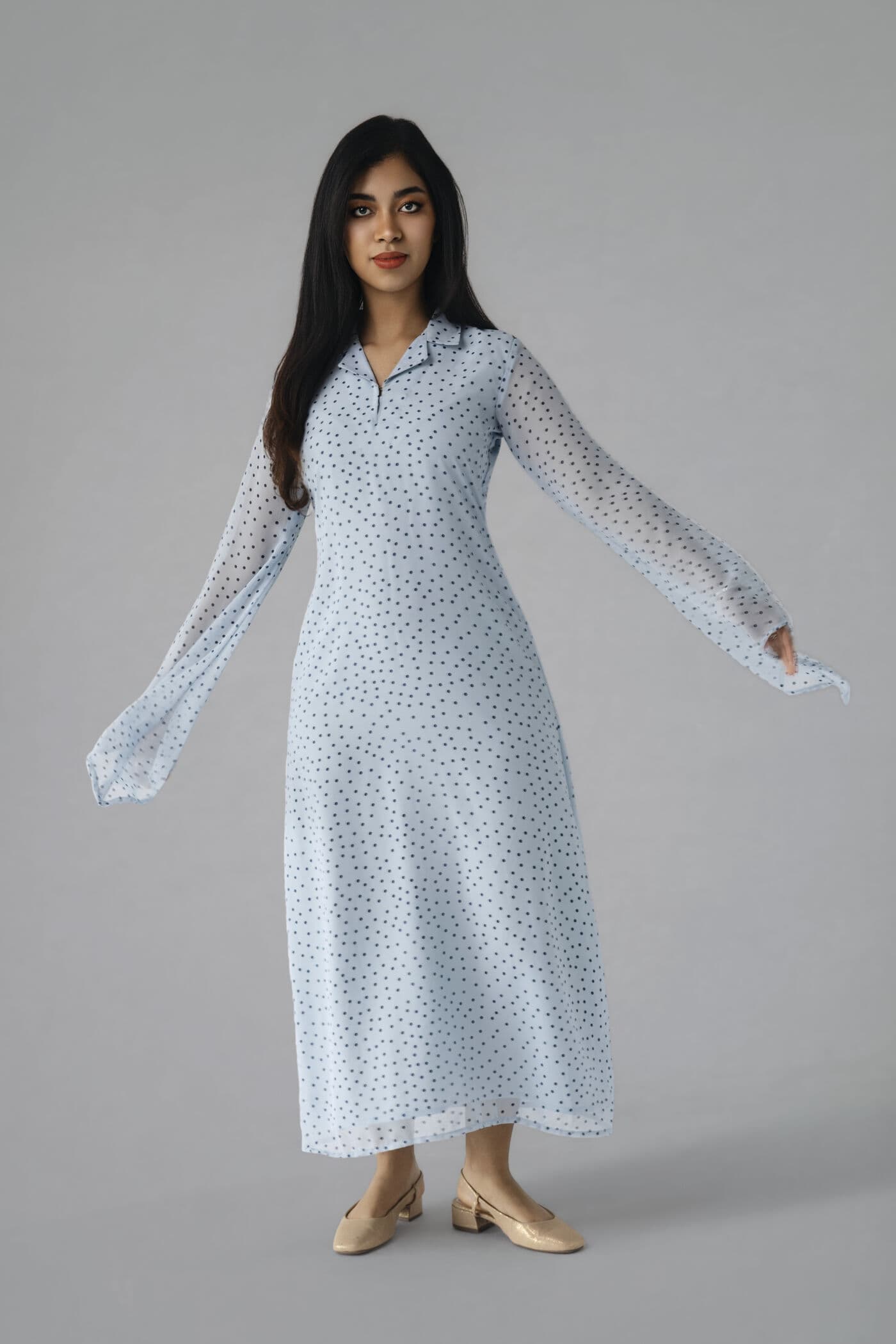 Khi Dress — in movement